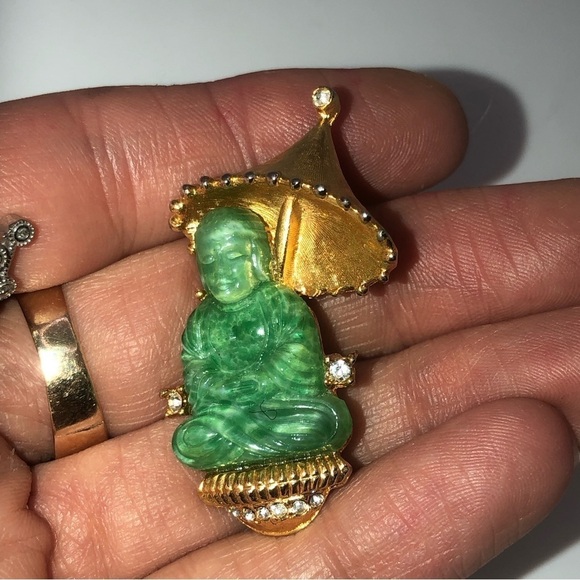 Vtg Jadeite Peking Glass Rhinestone Gold Tone Buddha  Brooch 1.7” - Picture 5 of 5